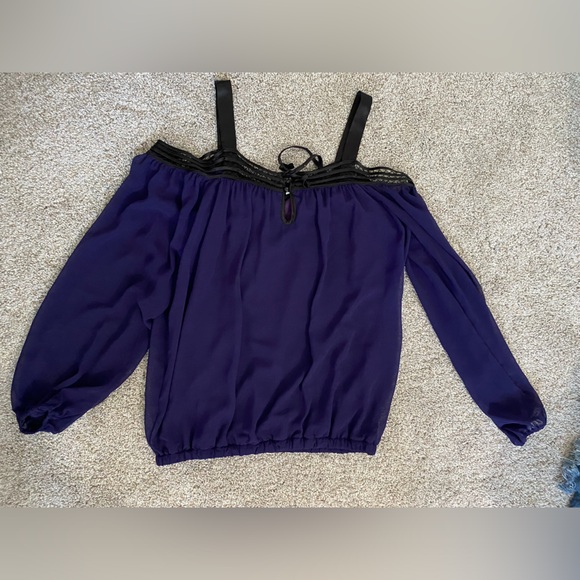 Accepting offers- Ladies Blouse - Picture 7 of 10